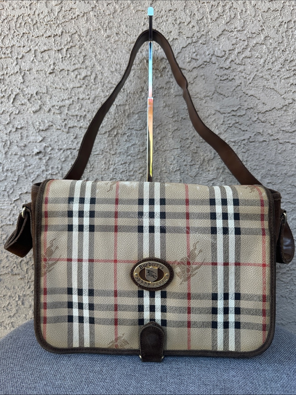 BURBERRY’s Vintage Beige Nova Check Shoulder Bag with Brown Trim